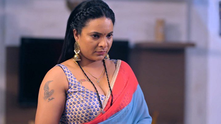 Behrupiya Episode 4 AkkuOTT Hindi Hot Web Series